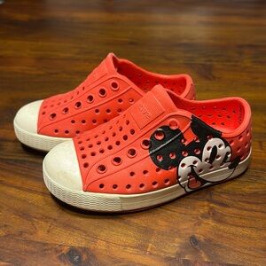 Native slip on shoes, size C7